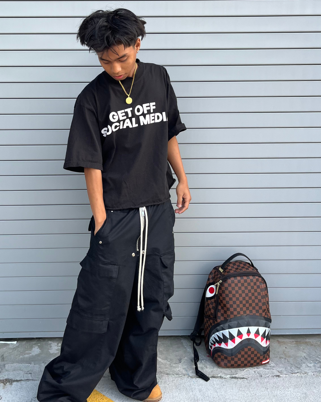 BLACKOUT OVERSIZED TEE