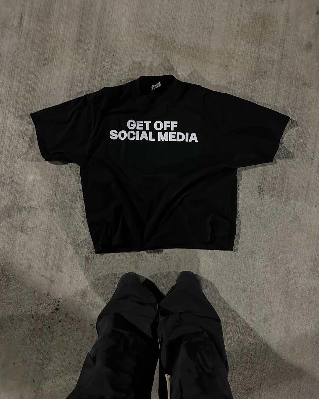 BLACKOUT OVERSIZED TEE