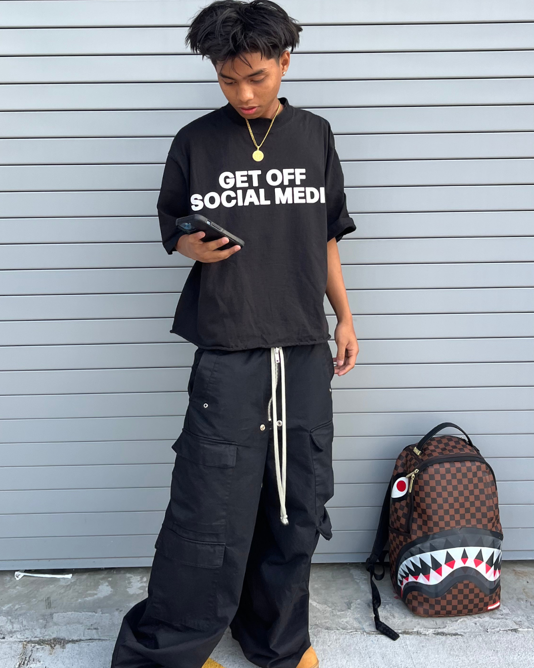 BLACKOUT OVERSIZED TEE